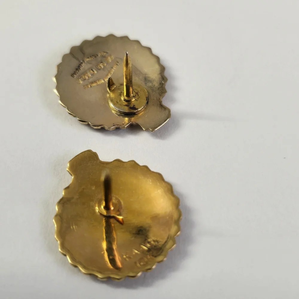 Rare Vintage Find elegant gold